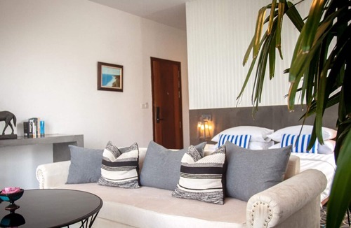 Sangkat Sla Kram House | Private hotel with 4 suite rooms, Sky Bar and Full restaurant
