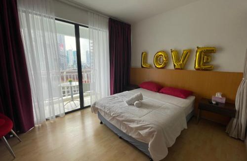 Taman Kobena Apartment | Private Jacuzzi Staycation at KL City 712