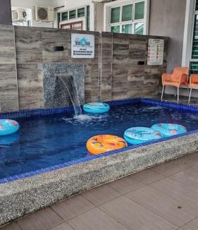 Krubong House | Private pool Homestay Melaka