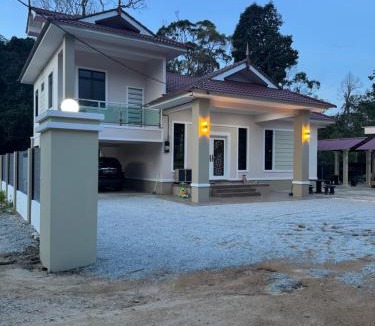 Kota Bharu House | Private Pool Homestay Kota Bharu 3 Bilik Tidur Muat 12 Tetamu