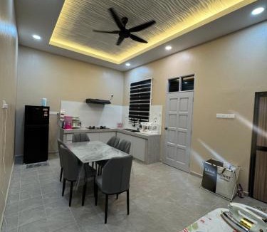 Kota Bharu House | Private Pool Homestay Kota Bharu 3 Bilik Tidur Muat 12 Tetamu