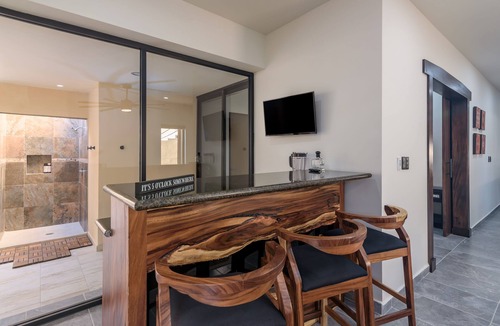 El Tezal House | Private Rooftop, Great View of Arch w/10 min drive to Downtown Cabo San Lucas!