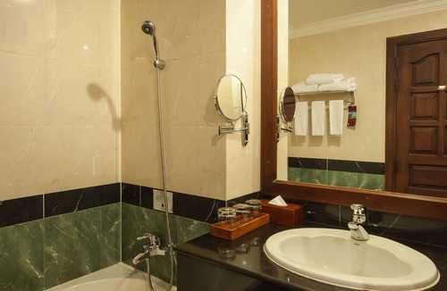 Downtown Siem Reap Bed & Breakfast | Private Room for 10-12 Person of 5 Bedrooms for A Group or Family