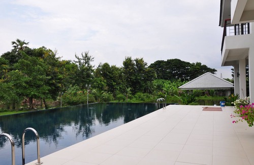 Saphan Sung House | Private Room in Ramkamhaeng 118, includes airport transport & personal training