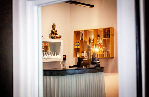 Sangkat Sla Kram House | Private Villa with Skybar and Restaurant