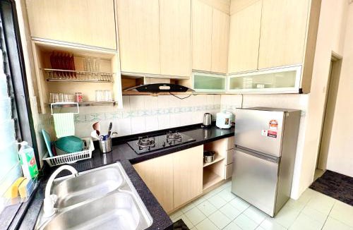 Ijok House | Puncak Alam 3R2B WIFI Corner Lot Casa Perdana Homestay