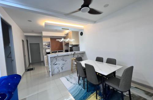 Kampung Tanjung Kapur Apartment | Qaisara Qais Homestay