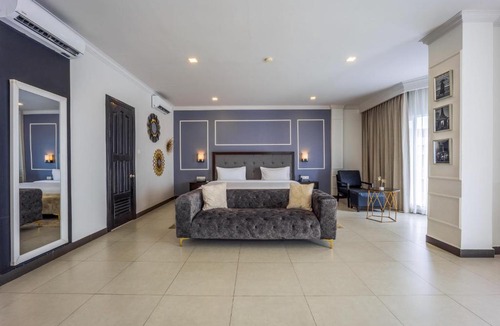 Sihanoukville City Centre Hotel | Queenco Entertainment Resort