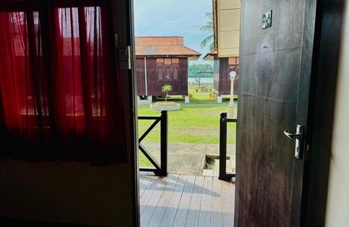 Kawasan Perindustrian Chendering Resort | Qurata Riverside Resort