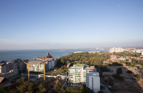 North Pattaya Hotel | R-Con Wong Amat Suite