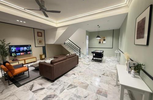 Kuantan House | R3troHouse4 4BR 7Min to ECM, KCM, PoolTable PS4 Netflix
