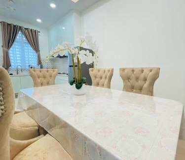 Durian Tunggal House | Rafflesia Homestay- For Malay Only