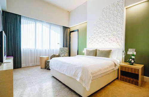 Kampung Sembulan Hotel | Raia Hotel Kota Kinabalu