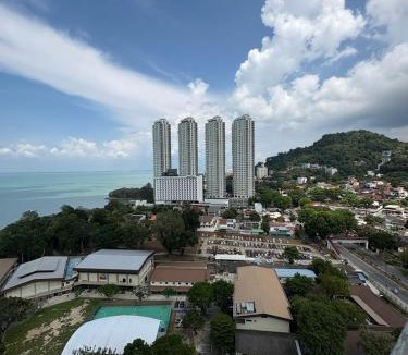 Tanjung Bungah Apartment | Rainbow Paradise Beach by Achlys Collection