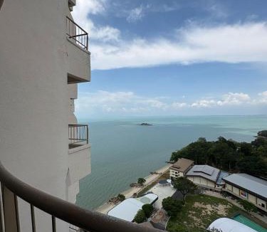 Tanjung Bungah Apartment | Rainbow Paradise Beach by Achlys Collection