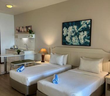 Tanjung Bungah Hotel | Rainbow Paradise Premium Resorts at Tanjung bungah
