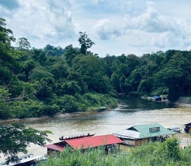 Kuala Tahan Hotel | Rainbow River View
