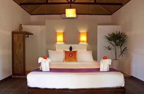 Krong Kaeb Hotel | Raingsey Bungalow