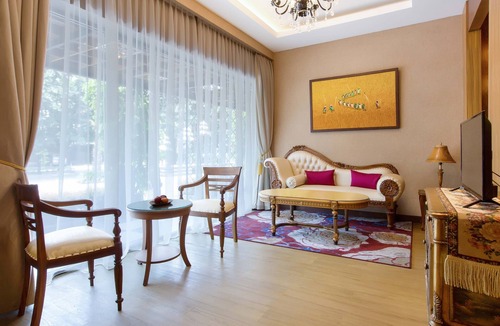 Colomadu Hotel | Ramada Suites by Wyndham Solo