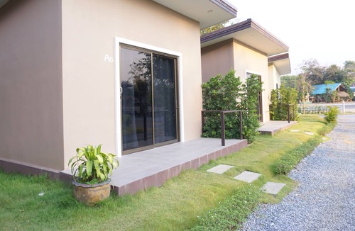 Chai Badan Hotel | Ratchanee Resort Ban Rai
