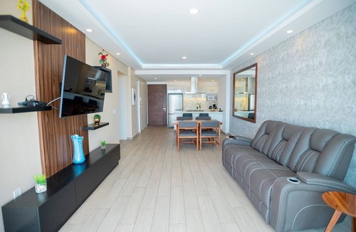 Zapopan Condo | Real View Towers, Real Center Plaza, 1st Floor Charming 1 BR, Zona Real