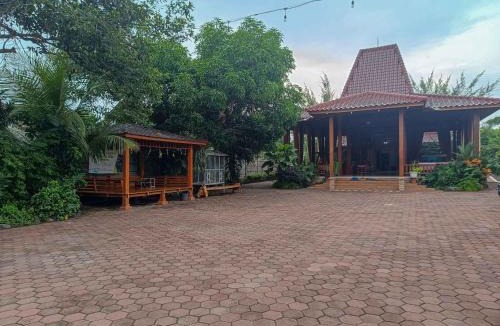 Madurejo House | RedDoorz at Homestay Joglo Ibu Prambanan Yogyakarta