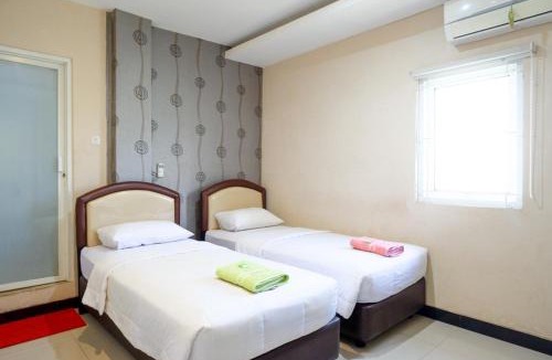 Palu Hotel | RedDoorz at Jalan Emmy Saelan Palu