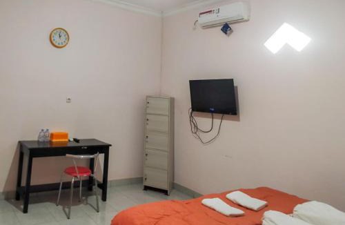 Poso Hotel | RedDoorz @ Makarios Hotel Poso