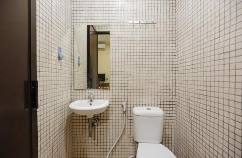 East Jakarta Hotel | RedDoorz near Jakarta International Velodrome