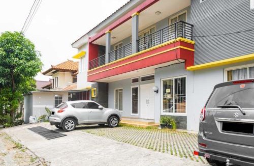 Binong House | RedDoorz near Siloam Karawaci 3