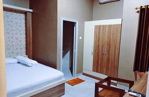 Kudus Hotel | RedDoorz near Simpang Tujuh Kudus