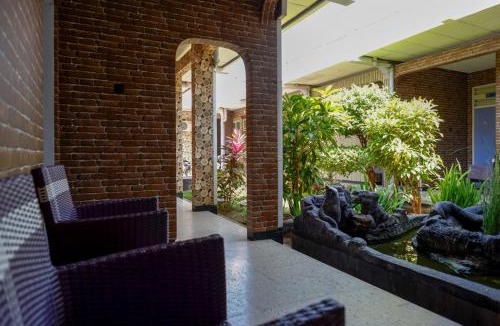 Kebumen House | RedDoorz near Stasiun Kebumen