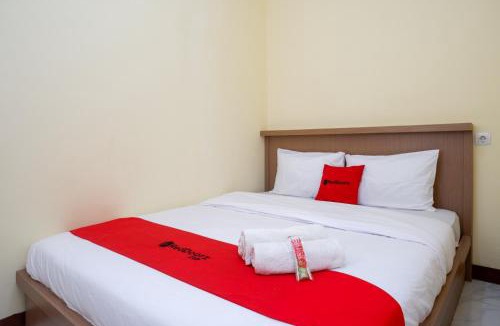 Semarang Utara Hostel | RedDoorz near Tugu Muda Semarang