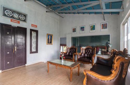 Sukabumi Hotel | RedDoorz Plus At Grand Yustik Sukabumi