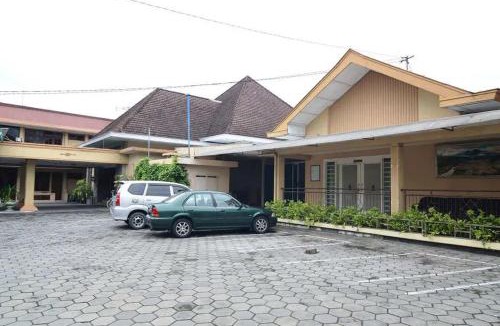 Laweyan House | RedDoorz Plus @ Laweyan
