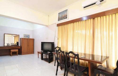 Laweyan House | RedDoorz Plus @ Laweyan