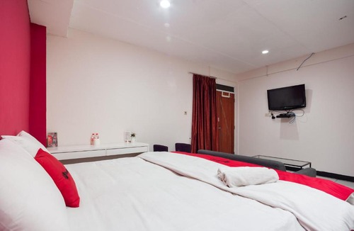 Gading House | RedDoorz Plus near Mall Kelapa Gading
