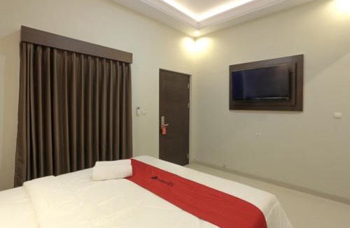 Solo City Centre House | RedDoorz Plus near Solo Paragon Mall