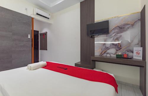 Tanjung Uncang Hotel | RedDoorz Plus Near SP Plaza Batu Aji Batam