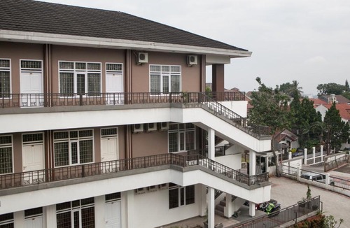 Pasteur House | RedDoorz Plus near Sukajadi 2