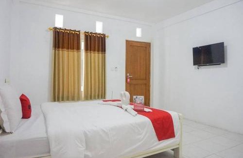 Batu Hotel | RedDoorz Plus near Taman Rekreasi Selecta 2