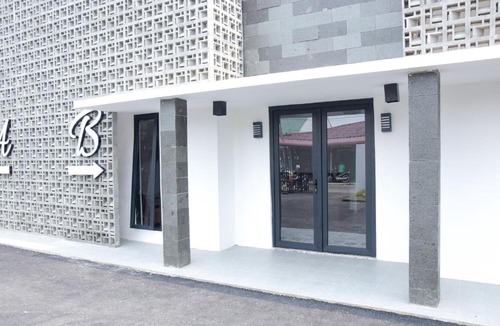 Medan House | RedDoorz Plus near UNIMED Medan