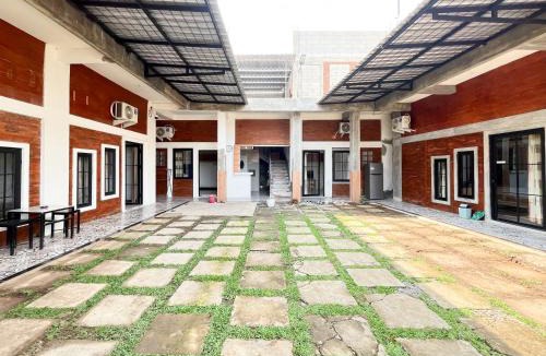 Kediri Hotel | RedDoorz Syariah at Jl Veteran Kediri