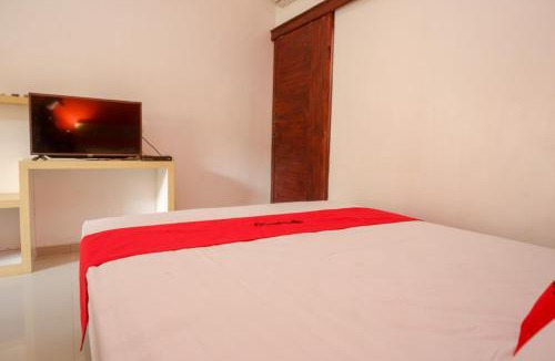 Rembang Hotel | RedDoorz Syariah near Alun Alun Kota Rembang