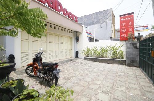 Sidoarjo House | RedDoorz Syariah near Gelora Delta Sidoarjo