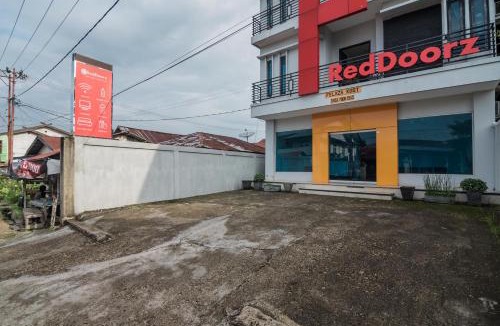 Jambi House | RedDoorz Syariah near Jamtos Jambi