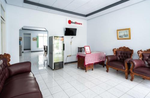 Cipanas House | RedDoorz Syariah near RSUD Cimacan