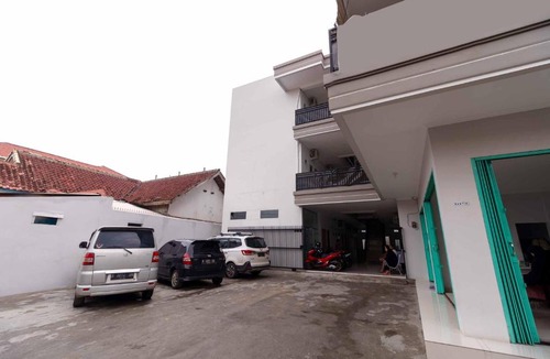 Palembang House | RedDoorz syariah near Stasiun LRT Bumi Sriwijaya