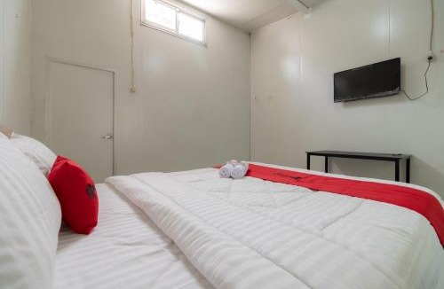South Tambun Hotel | RedDoorz @ Taman Green Legon