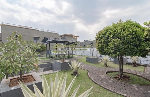 Bandung Hotel | RedLiving Apartemen Gateway Cicadas - QQ Property Tower Emerald A